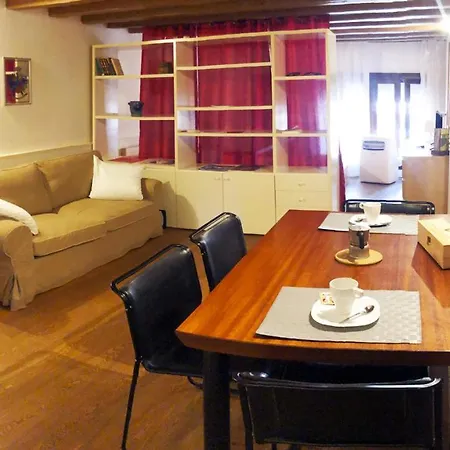 Castle 1536 Apartman